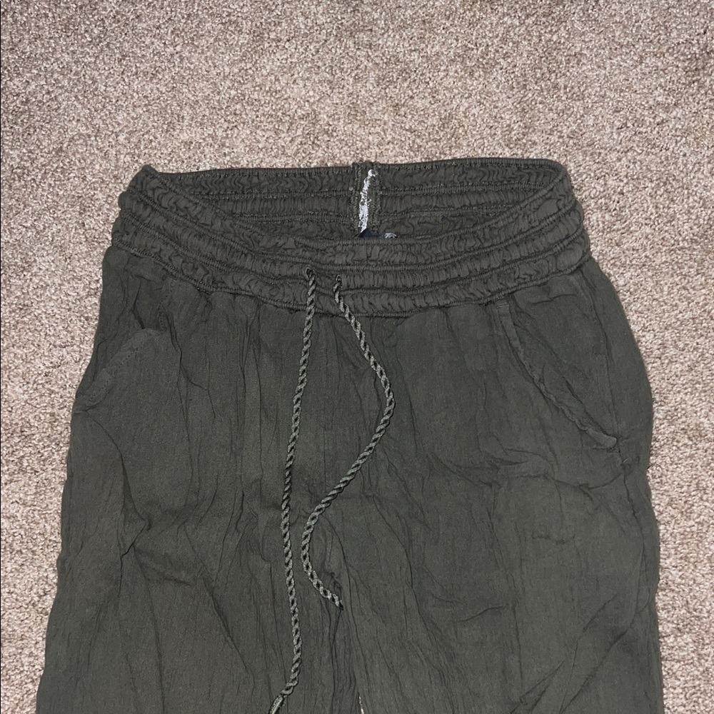 FREE with purchase - Picture 2 of 6